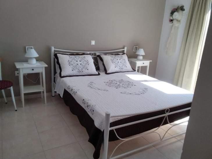 Evi's Sea View Villa